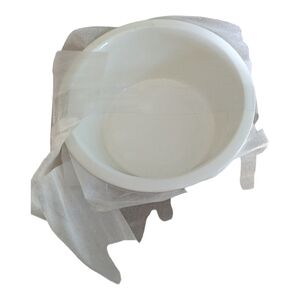⭐ 2 quart white enamel dog bowls NWOT